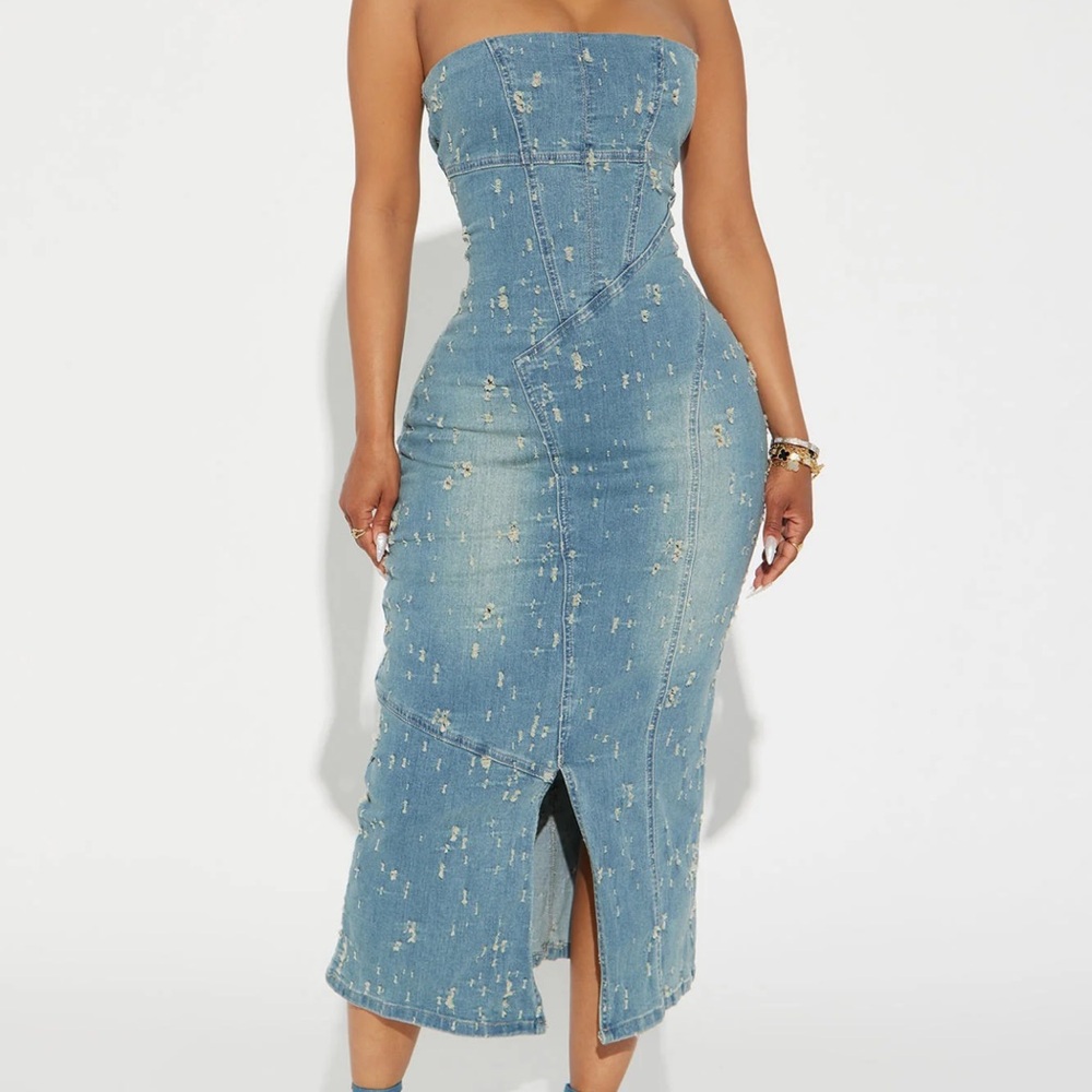 Fashion nova Dress XL has good stretch. New never been worn.
